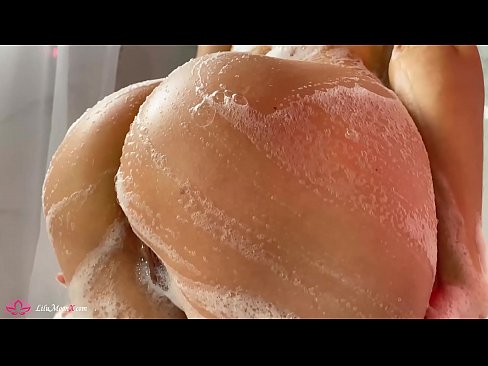 ❤️ Brunette شاور میں شدید orgasm کے لئے وائبریٹر کے ساتھ بلی میں مشت زنی کرتی ہے۔ ☑ ہم پر ur.zoomporno.ru ️❤